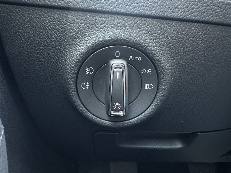 Vehicle Image 28
