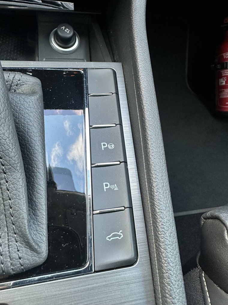 Vehicle Image 33