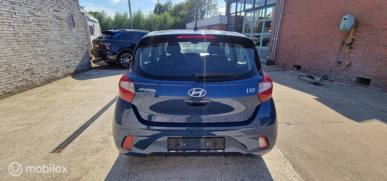 Vehicle Image 11