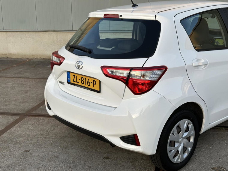 Vehicle Image 19