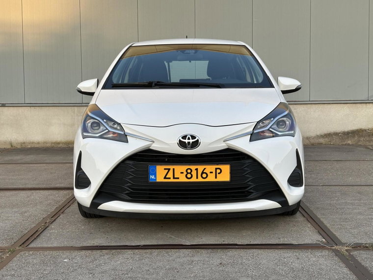 Vehicle Image 8