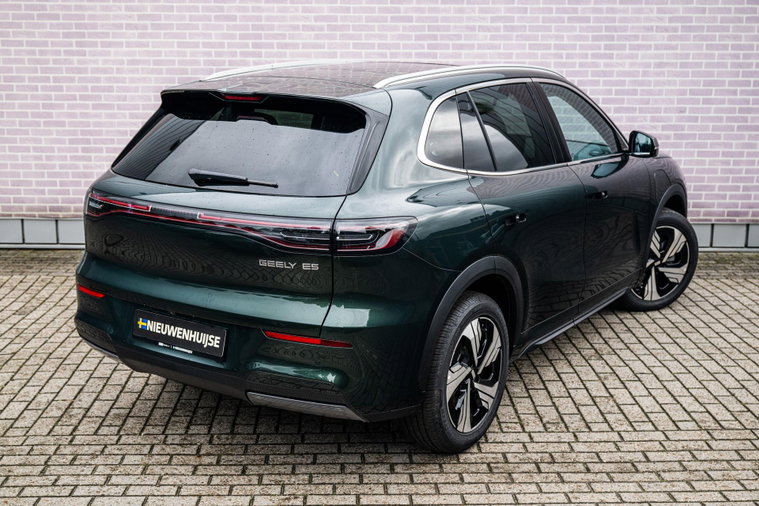 Vehicle Image 16