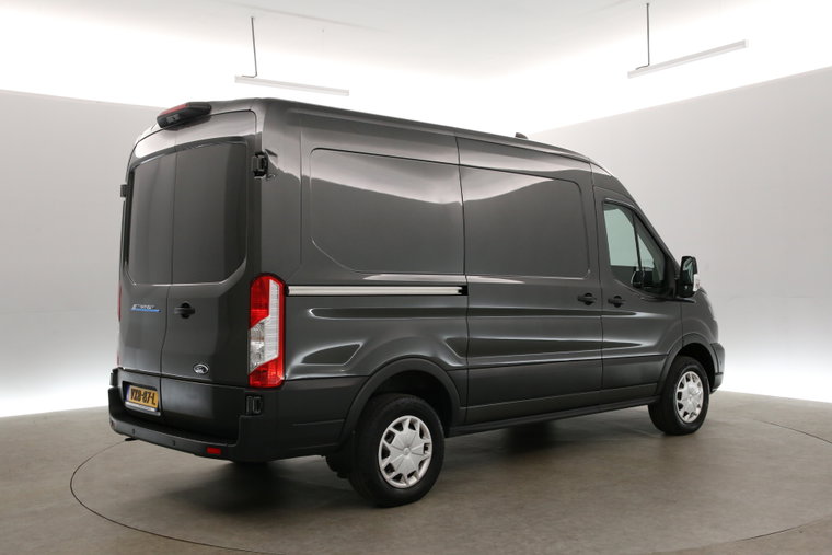 Vehicle Image 28