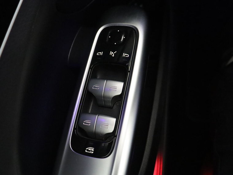 Vehicle Image 38