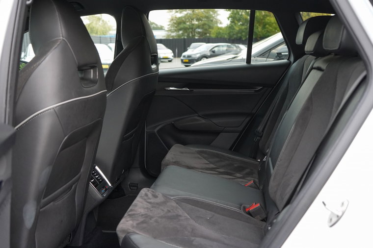 Vehicle Image 45