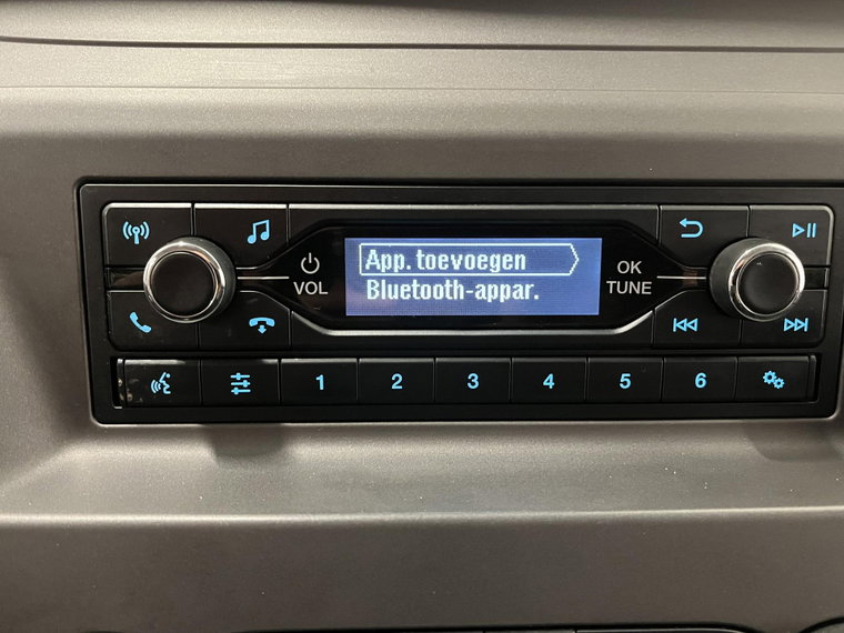 Vehicle Image 38