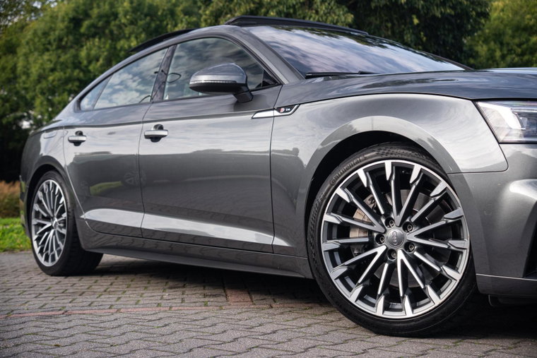 Vehicle Image 30