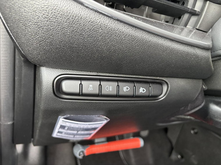 Vehicle Image 25