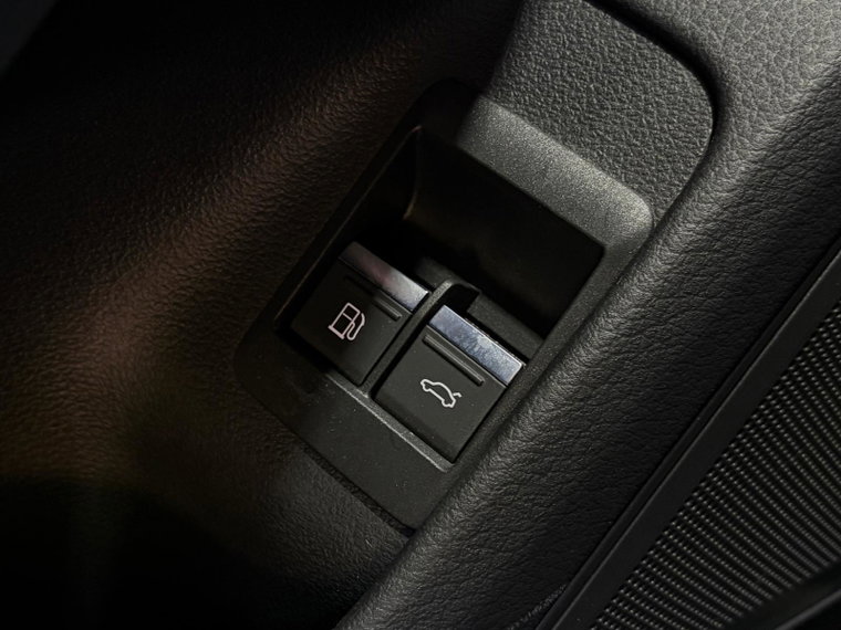 Vehicle Image 40