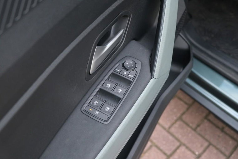 Vehicle Image 24