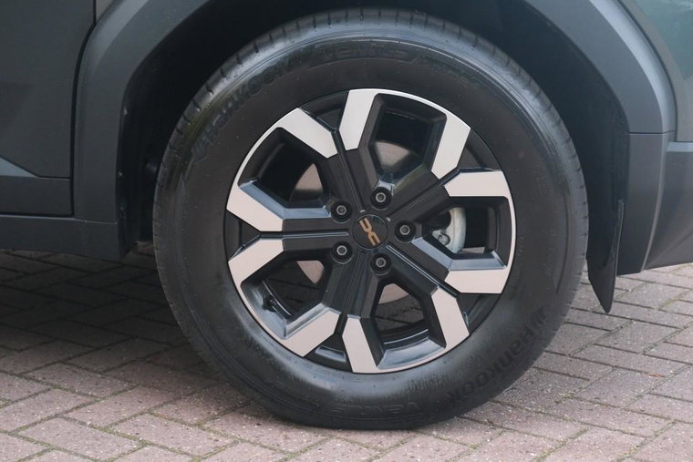 Vehicle Image 26