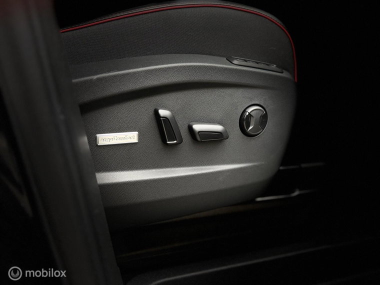 Vehicle Image 35