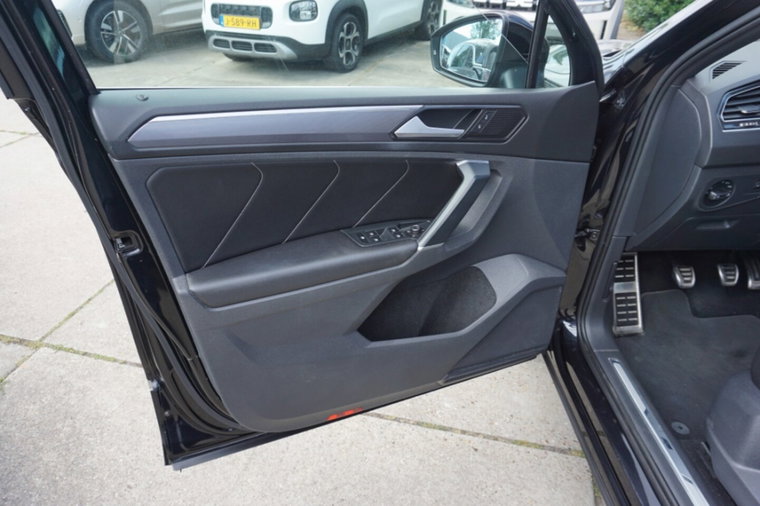 Vehicle Image 24