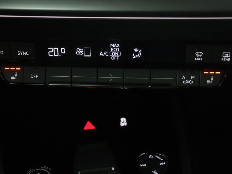Vehicle Image 29