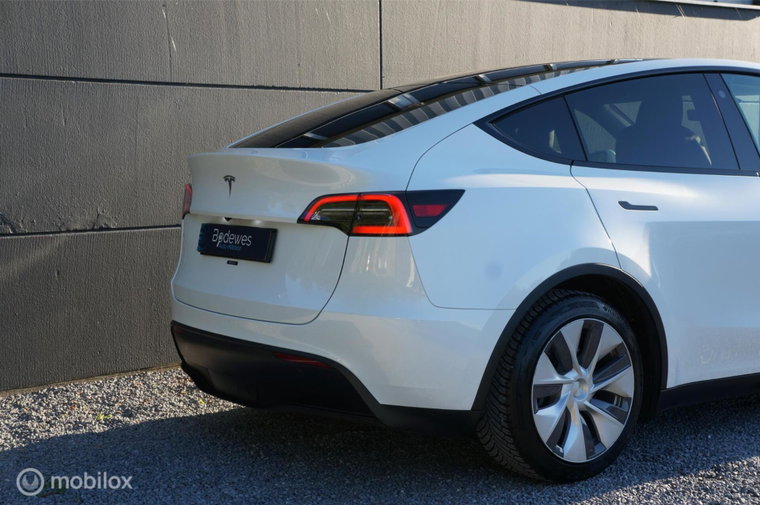 Vehicle Image 35