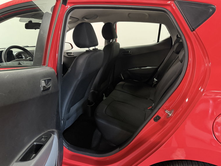 Vehicle Image 23