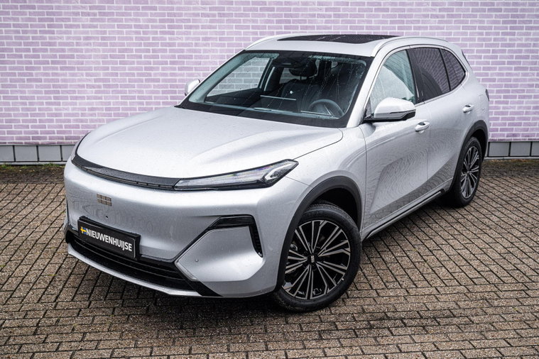 Vehicle Image 16