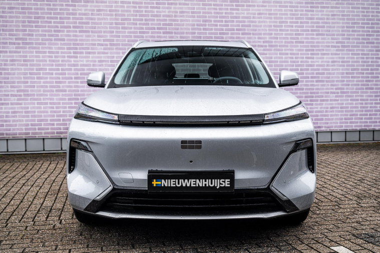 Vehicle Image 9