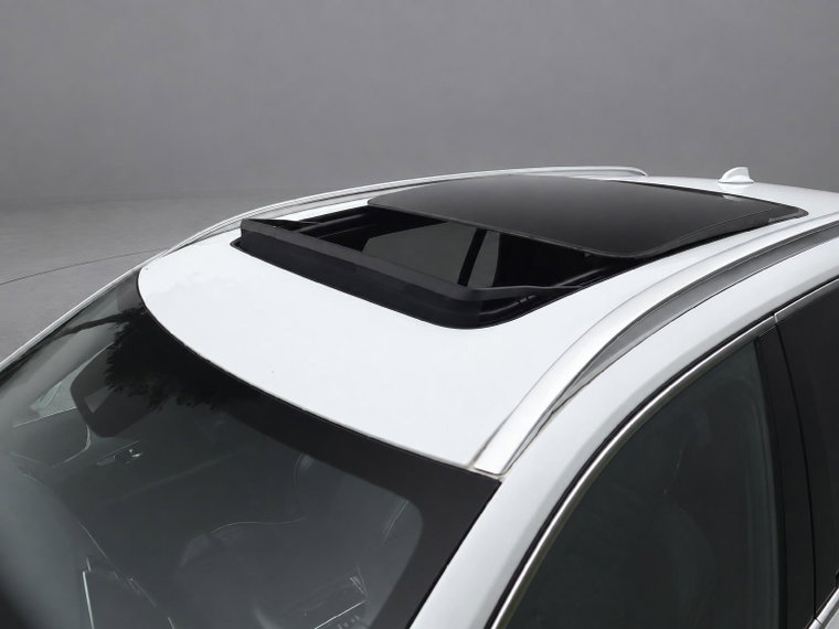 Vehicle Image 38
