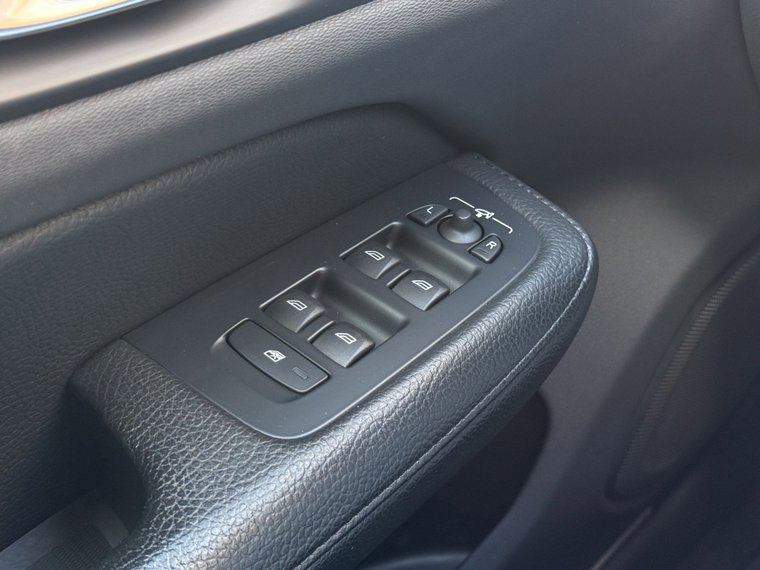 Vehicle Image 40