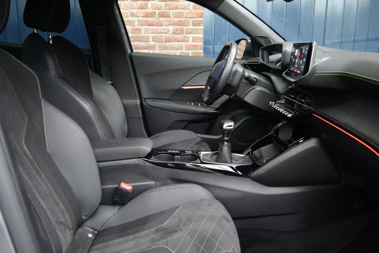 Vehicle Image 13