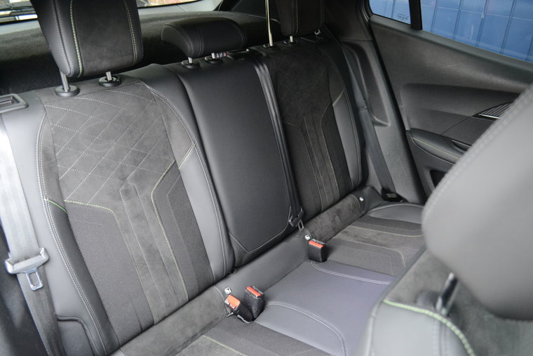 Vehicle Image 15