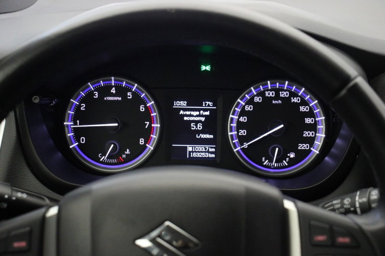 Vehicle Image 25