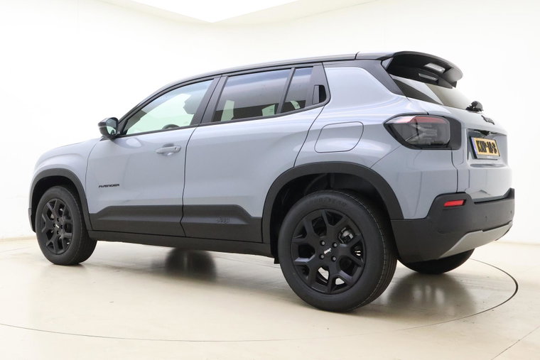 Vehicle Image 13