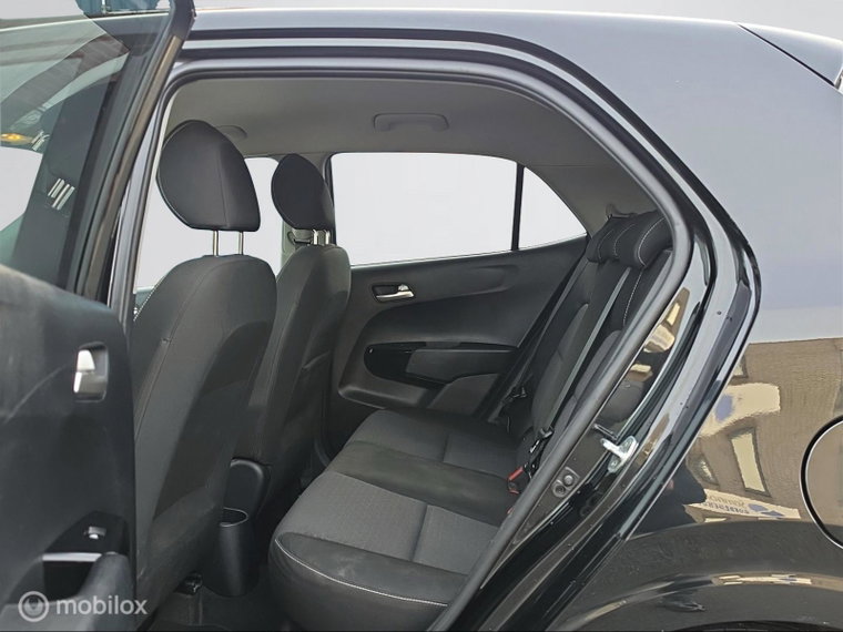 Vehicle Image 22