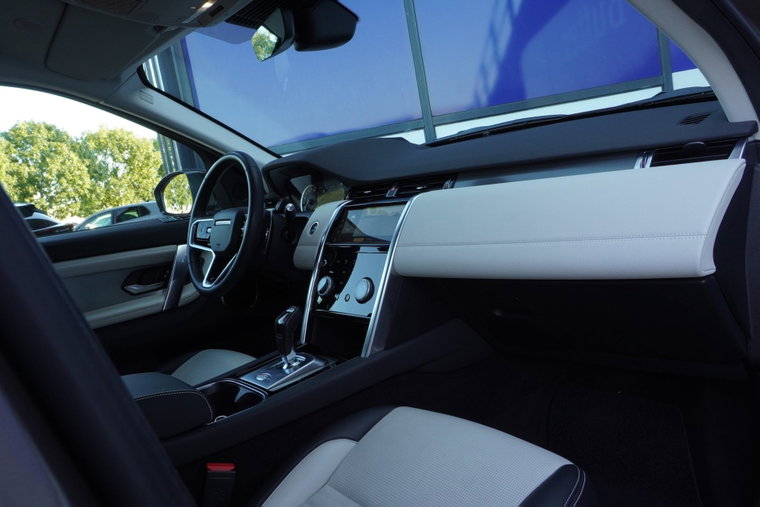 Vehicle Image 19
