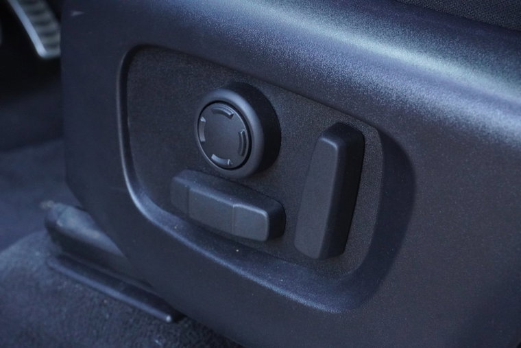 Vehicle Image 34