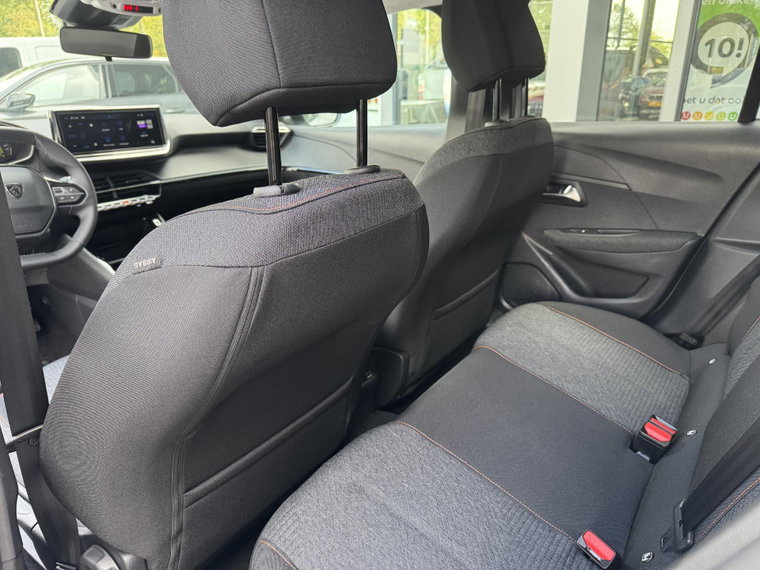 Vehicle Image 24