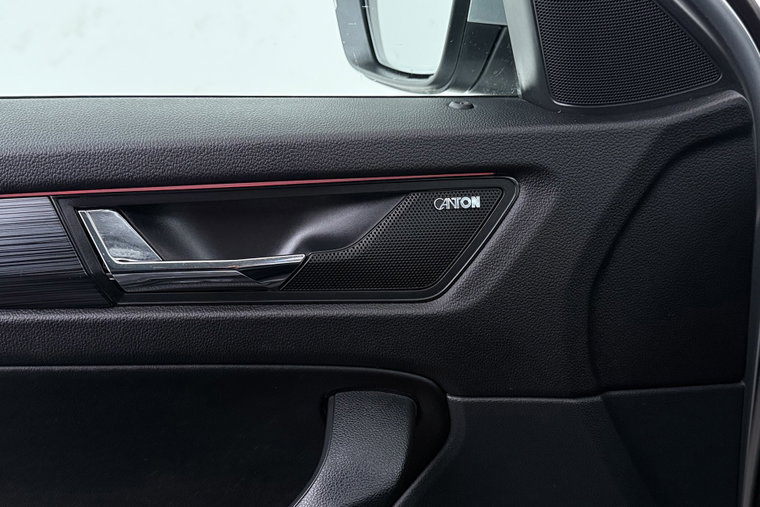 Vehicle Image 35