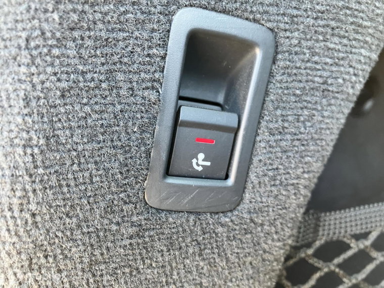 Vehicle Image 27