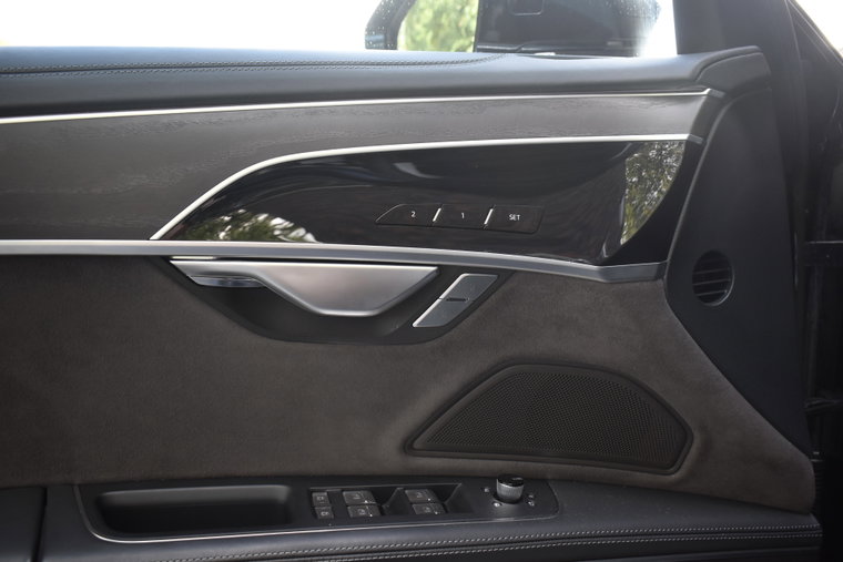 Vehicle Image 28