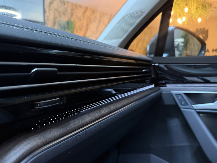 Vehicle Image 37