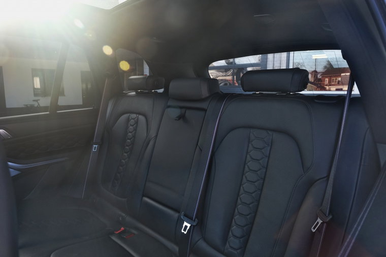 Vehicle Image 35