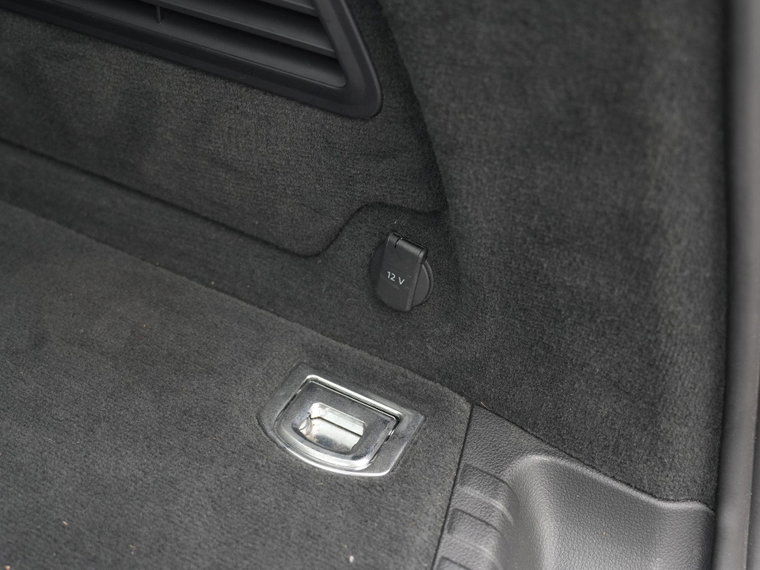 Vehicle Image 32