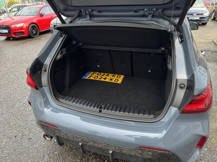 Vehicle Image 22