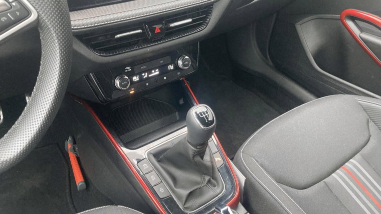 Vehicle Image 16