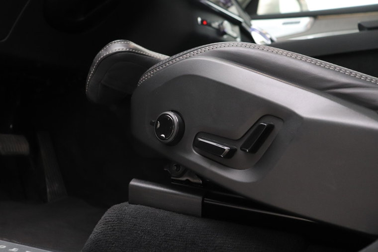 Vehicle Image 48