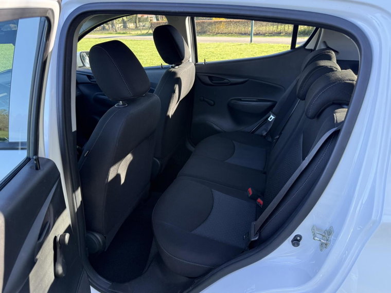 Vehicle Image 13