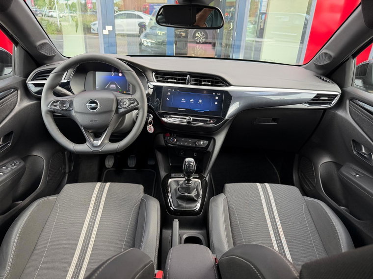 Vehicle Image 14
