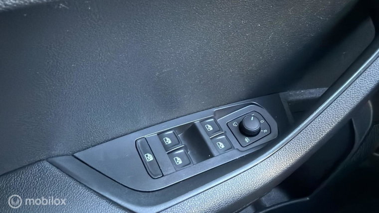 Vehicle Image 27