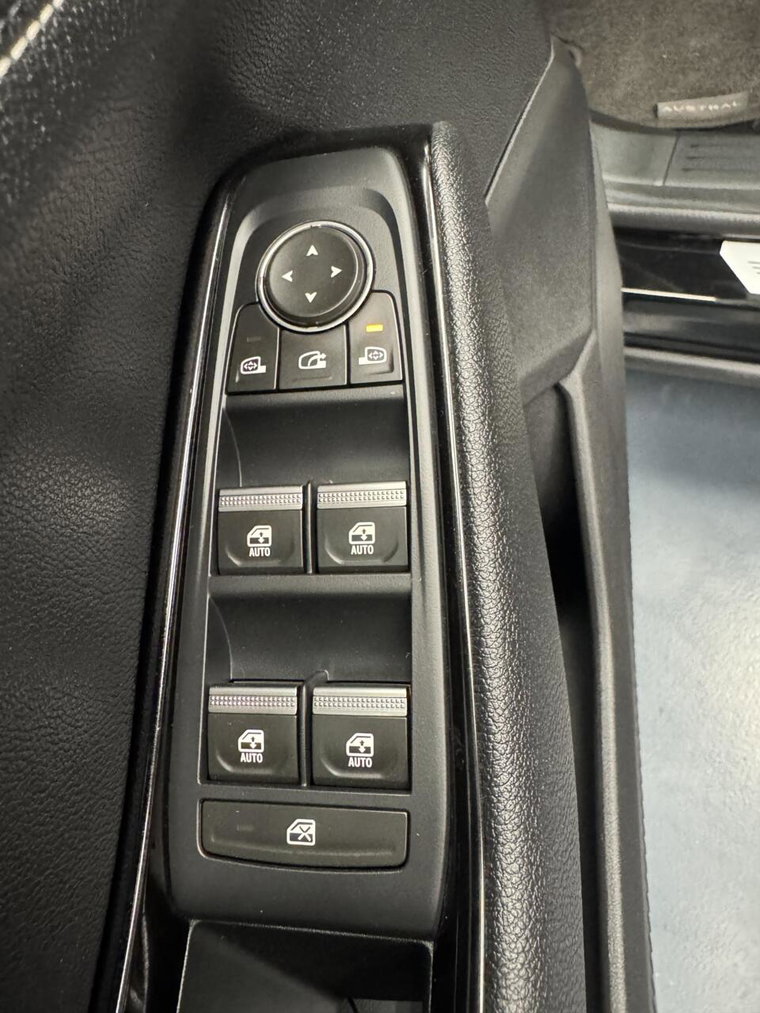 Vehicle Image 33