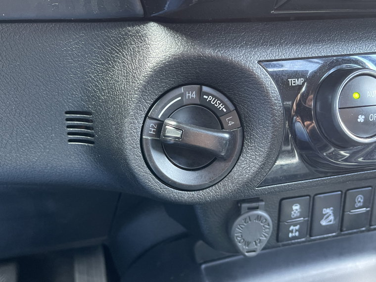 Vehicle Image 26