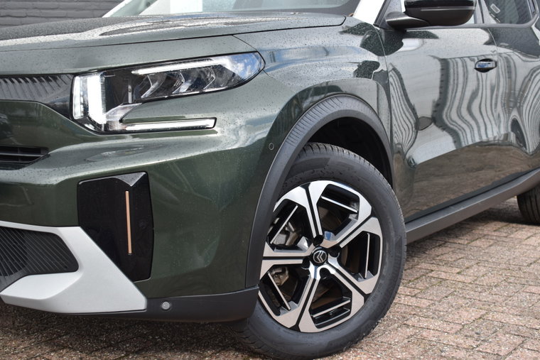 Vehicle Image 21