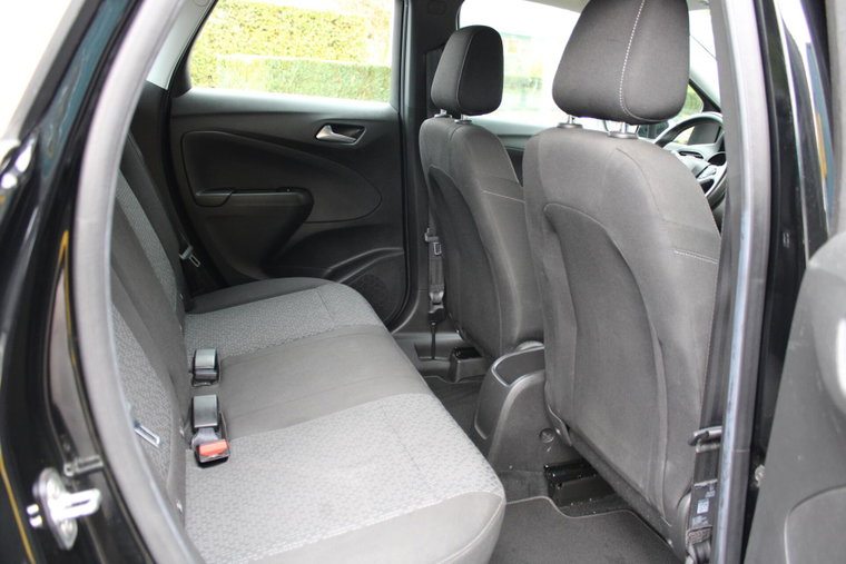 Vehicle Image 14