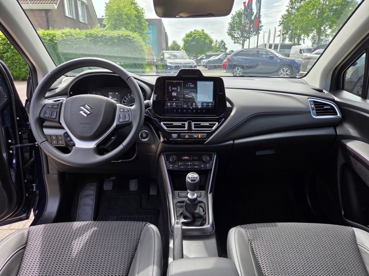 Vehicle Image 11