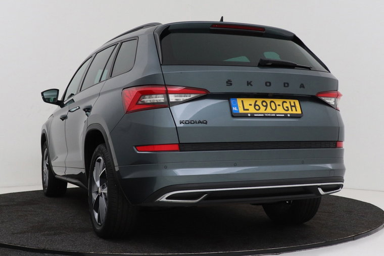 Vehicle Image 9